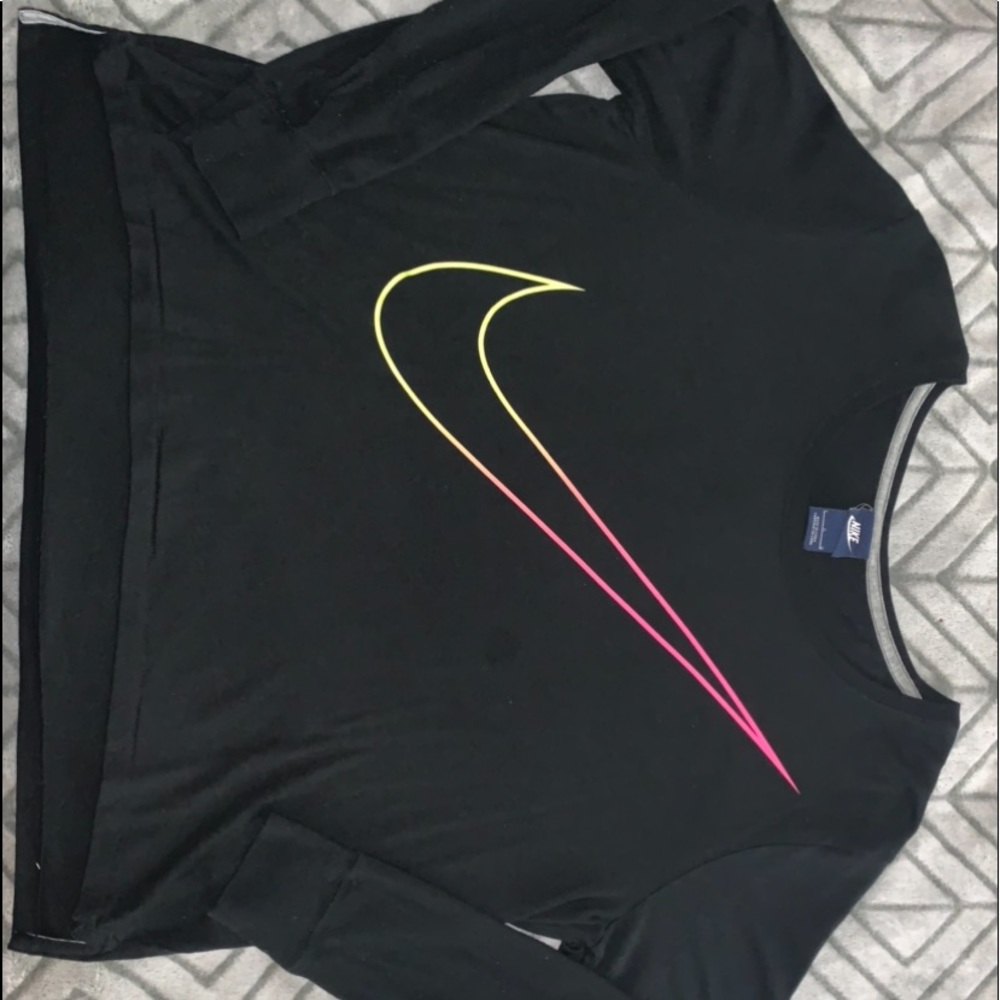 Long sleeve t-shirt